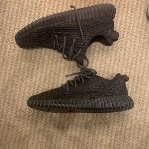 Yeezy 350 Boost v1 Pirate Black